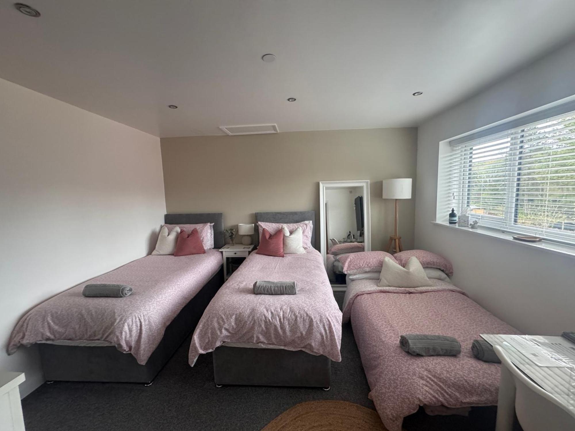 Abbey'S Inn Cheadle  Kültér fotó